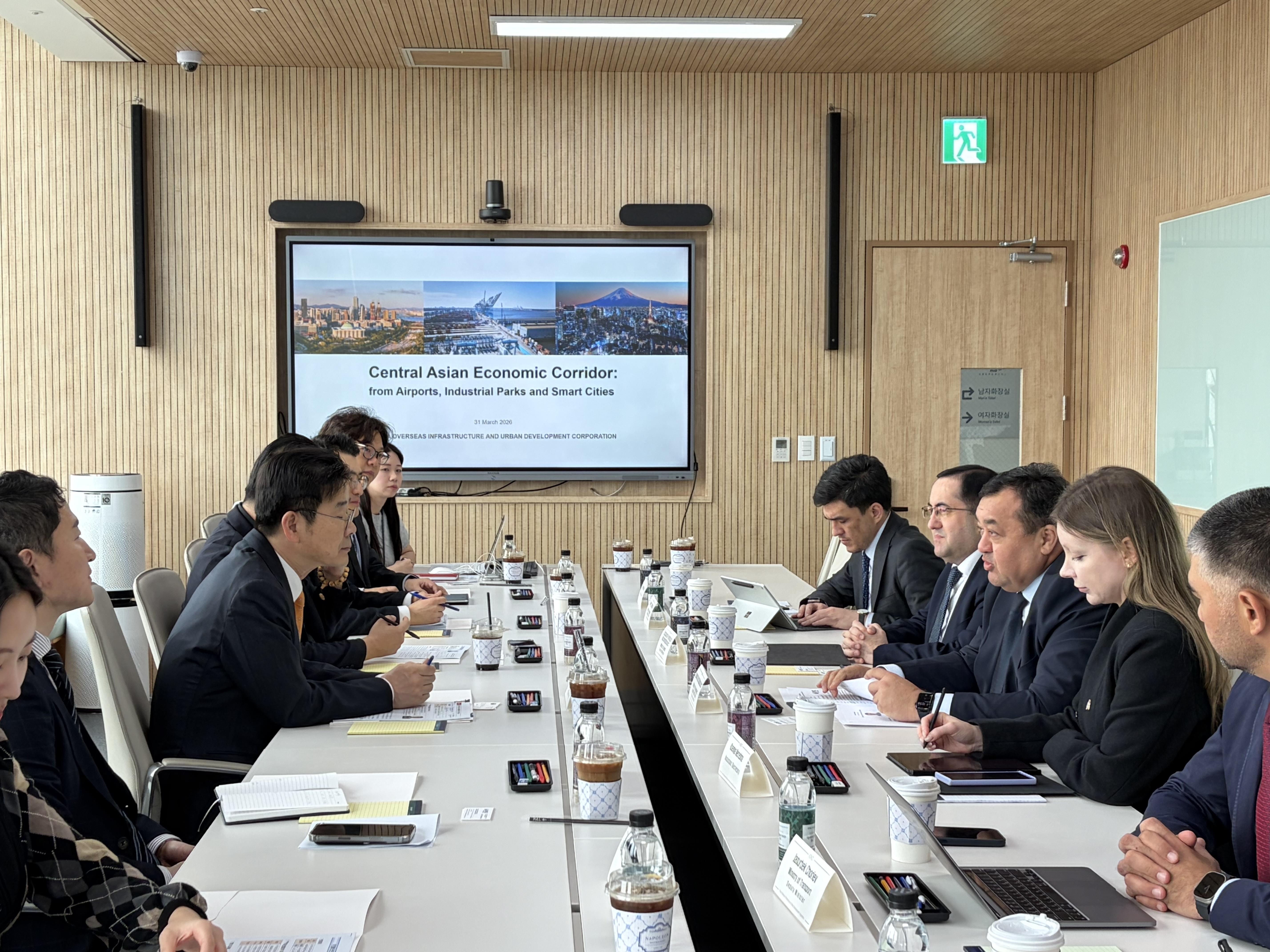 Meeting with Deputy Prime Minister of Uzbekistan