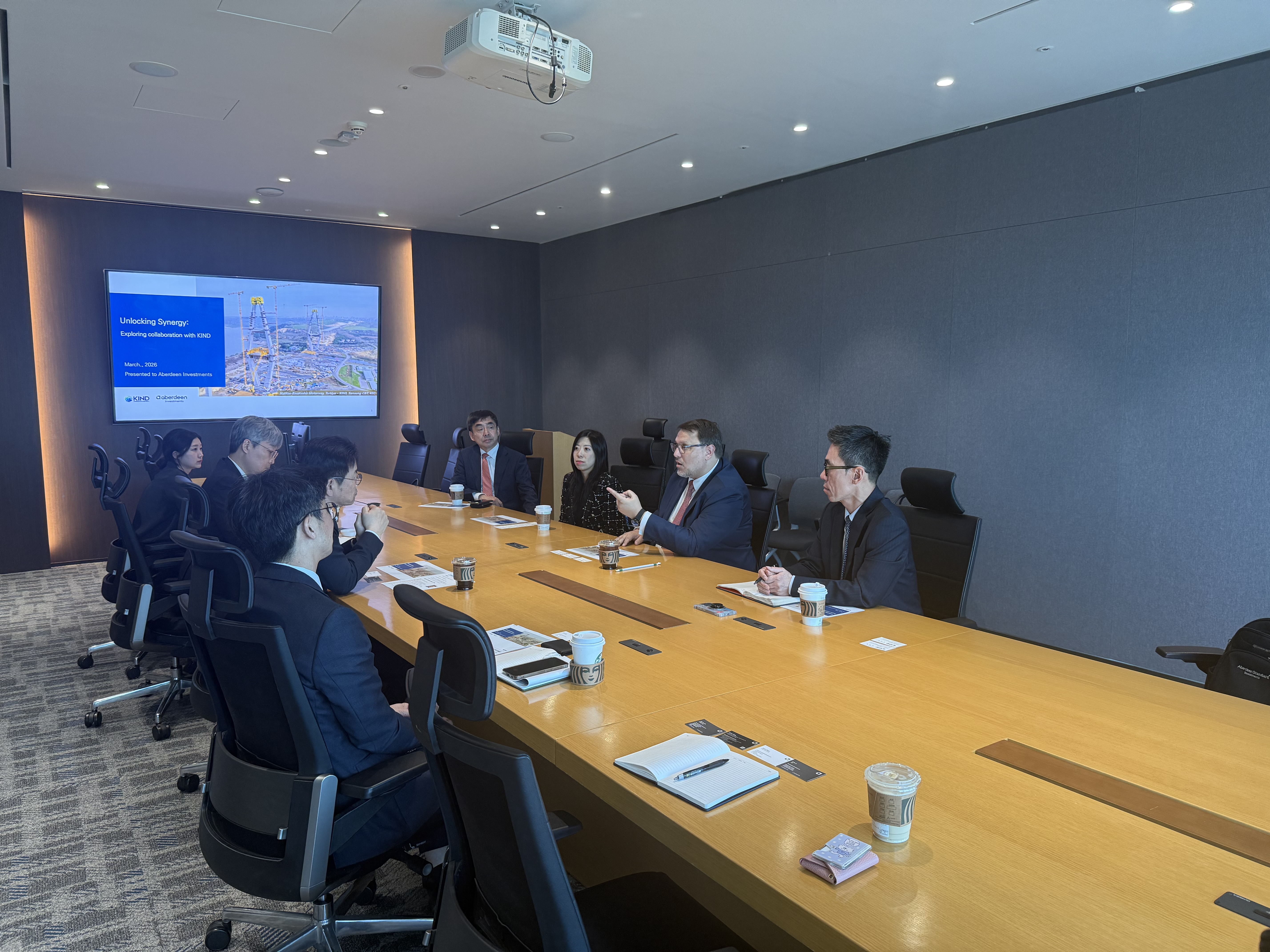 Aberdeen Investments 글로벌 CEO 면담 (2).jpg