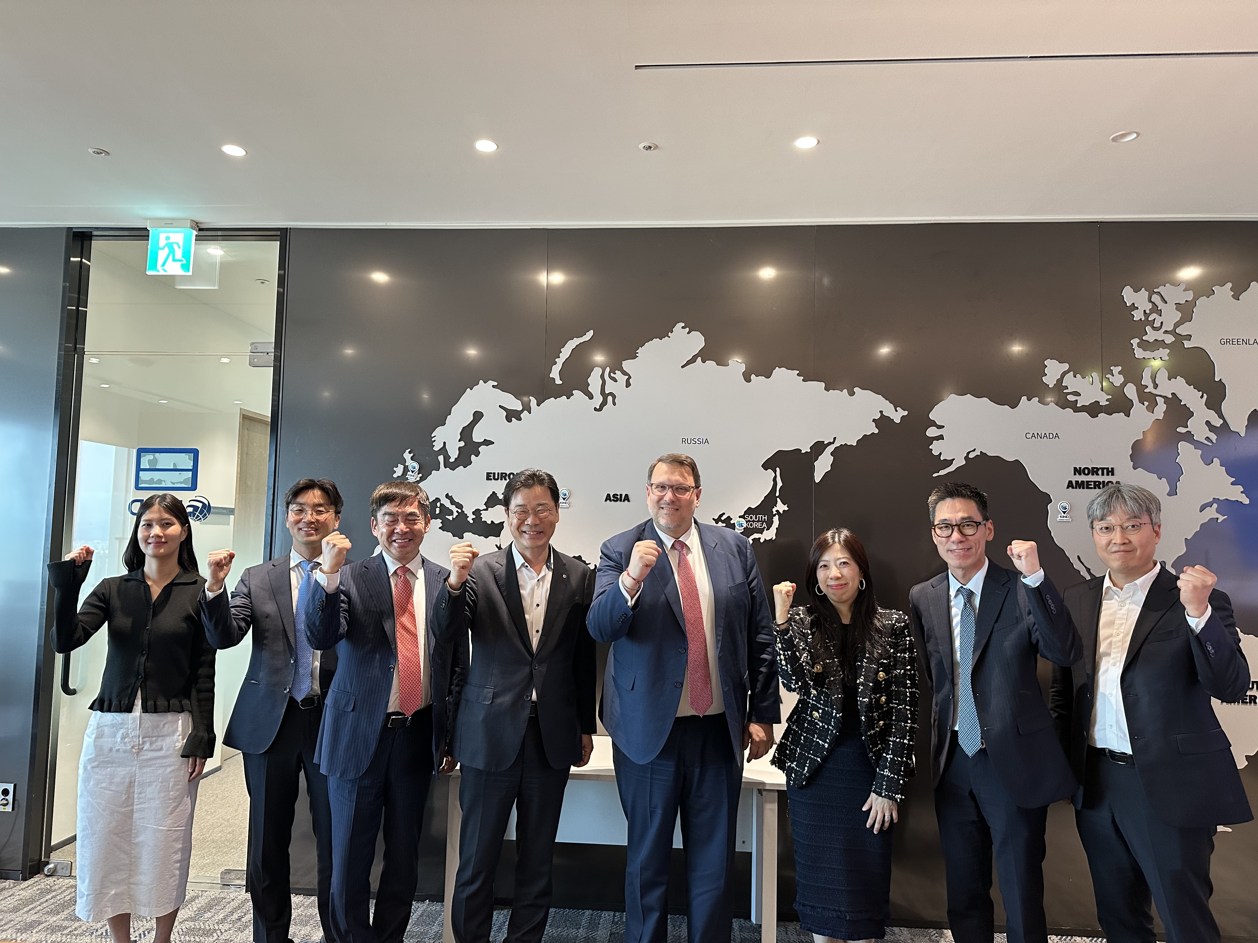 Meeting with CEO of Aberdeen Investments